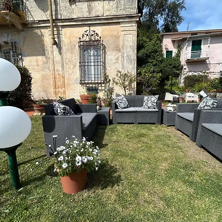 Oda ve Kahvaltı Caligo Secret Garden Vicino Alle Cinque Terre La Spezia