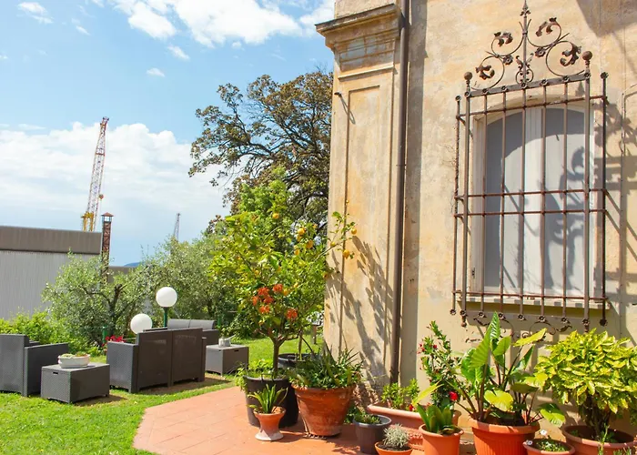 Caligo B&B Secret Garden Villa Room Vicino Alle Cinque Terre فندق مبيت وإفطار لا سبيتسْيا