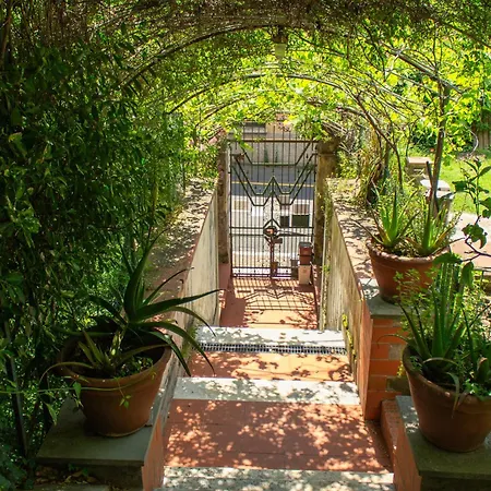 住宿加早餐酒店 Caligo Stanza Privata In D'epoca Con Giardino E Vista Mare 3*