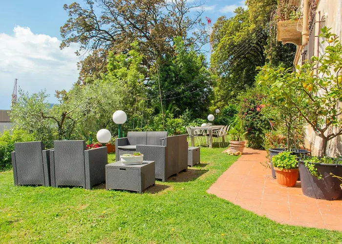 Bed and Breakfast Caligo B&B Secret Garden Villa Room Vicino Alle Cinque Terre Λα Σπέτσια