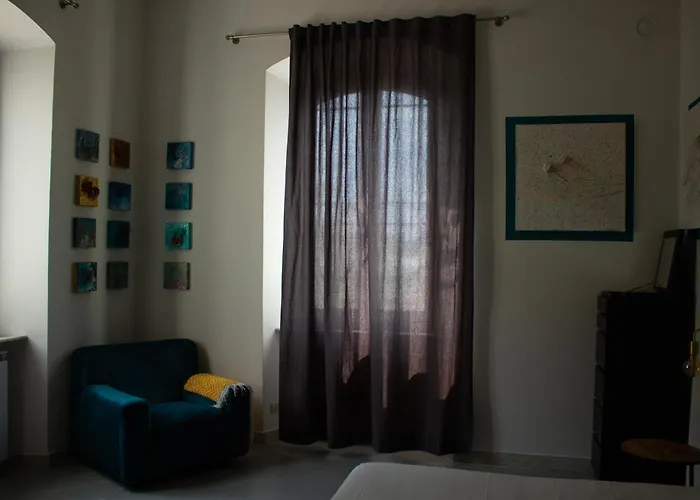 Bed and Breakfast Caligo B&B Secret Garden Villa Room Vicino Alle Cinque Terre 3*