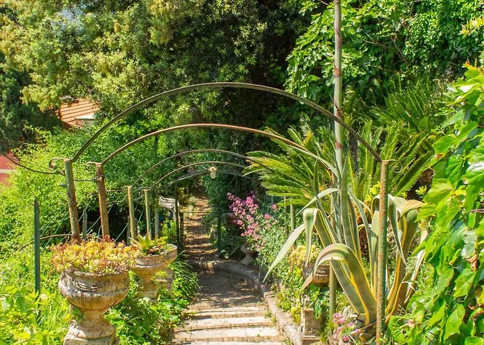 Bed and Breakfast Caligo B&B Secret Garden Villa Room Vicino Alle Cinque Terre Λα Σπέτσια